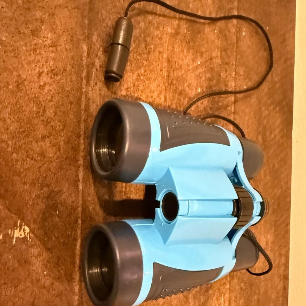 AMAZING GENTLY USED EDUCATIONAL INSIGHTS KID/ BINNOCULARS